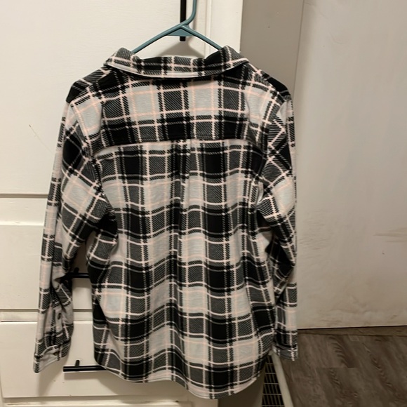 Time and True Soft Button Up Flannel Shirt 👚 Size Large. Black, Gray And Pink. - Picture 3 of 7